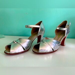 Vintage Y2K Capezio Dance Shoes 7